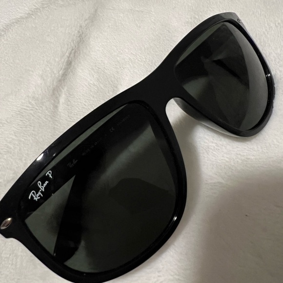 RAY-BAN Polarized Sunglasses RB4147 - Picture 4 of 12